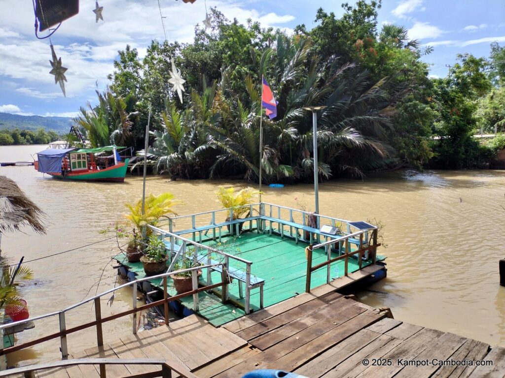 bopha Prey riverside guesthouse and kayaks in kampot cambodia