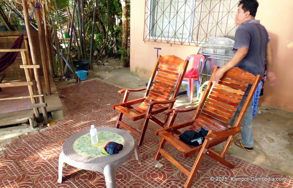 bopha Prey riverside guesthouse and kayaks in kampot cambodia