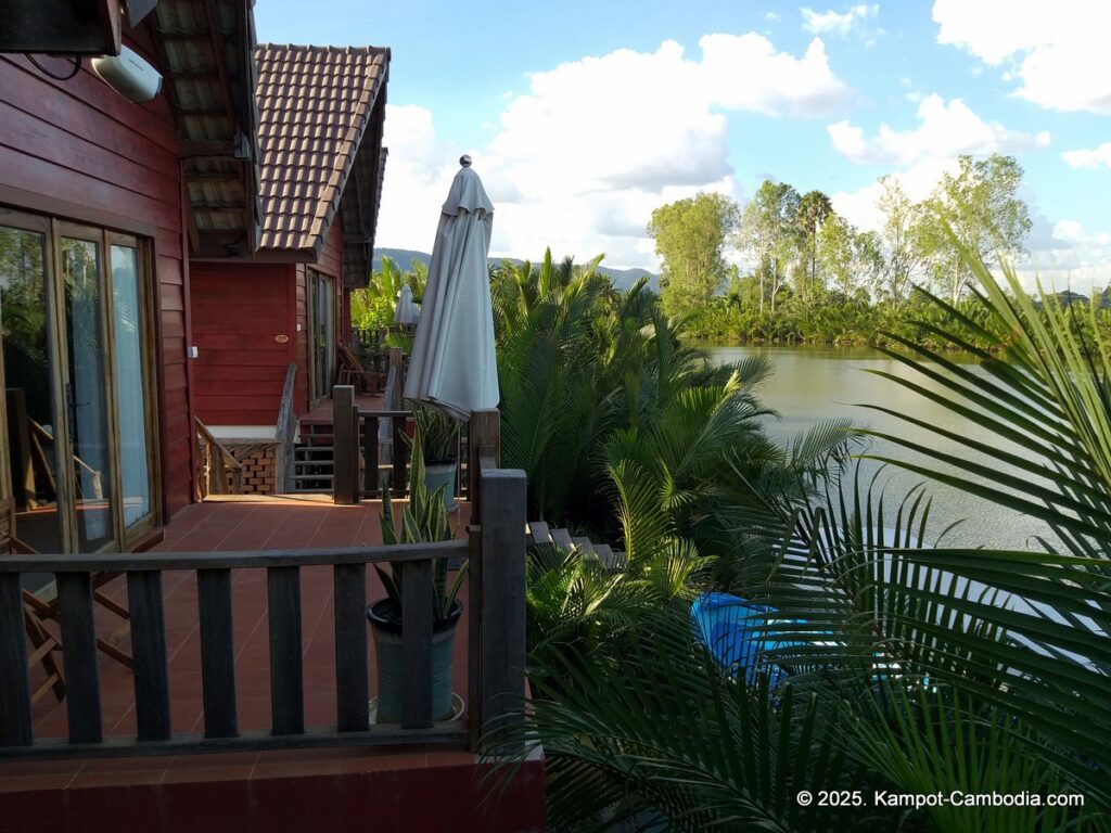 lodge moni essara in kampot cambodia