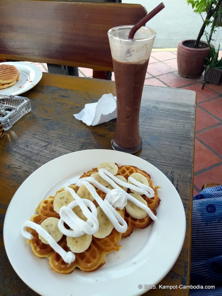 kampot pie and ice cream in kampot cambodia