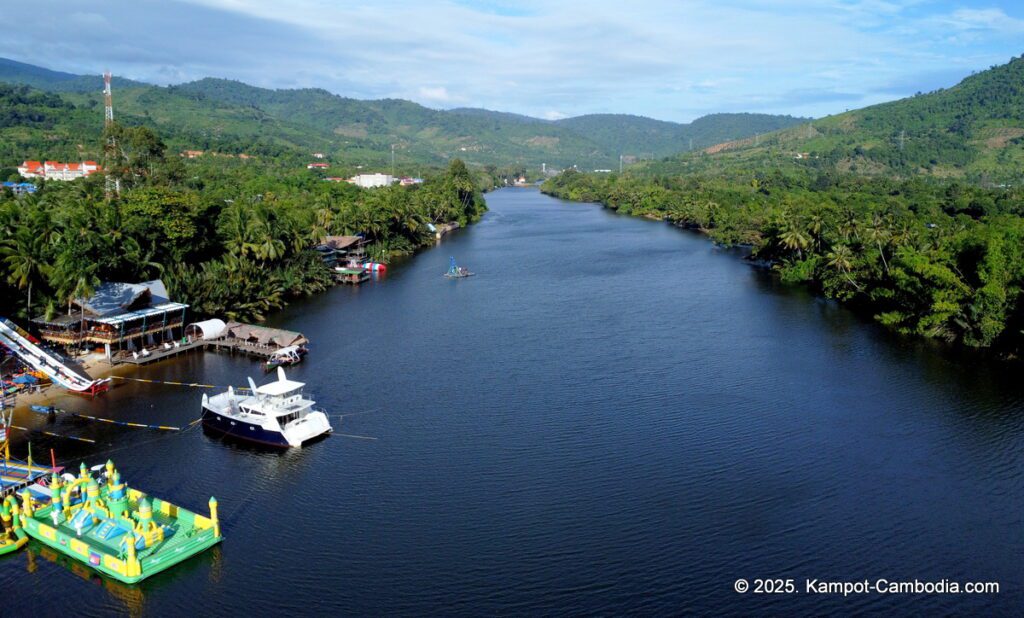 daung te river in kampot cambodia