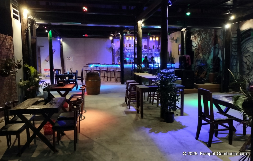 madi bar in kampot cambodia