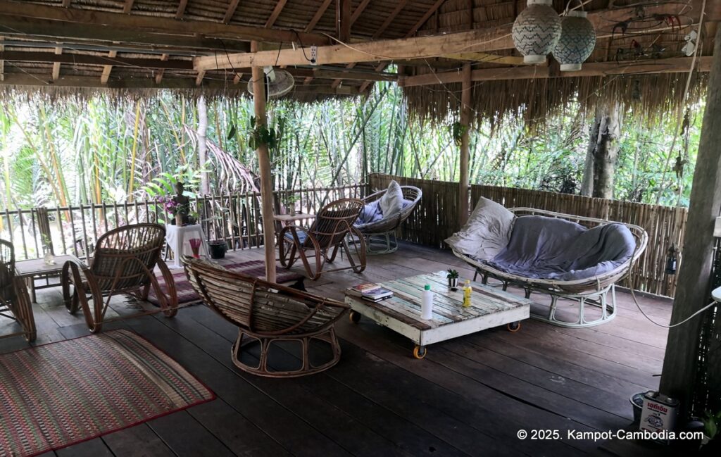 retro kampot guesthouse in cambodia