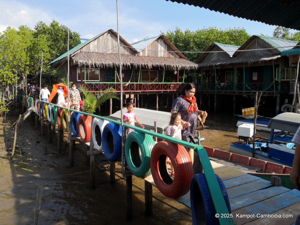 Trapeang Sangkae mangrove in kampot cambodia. boats and rooms.