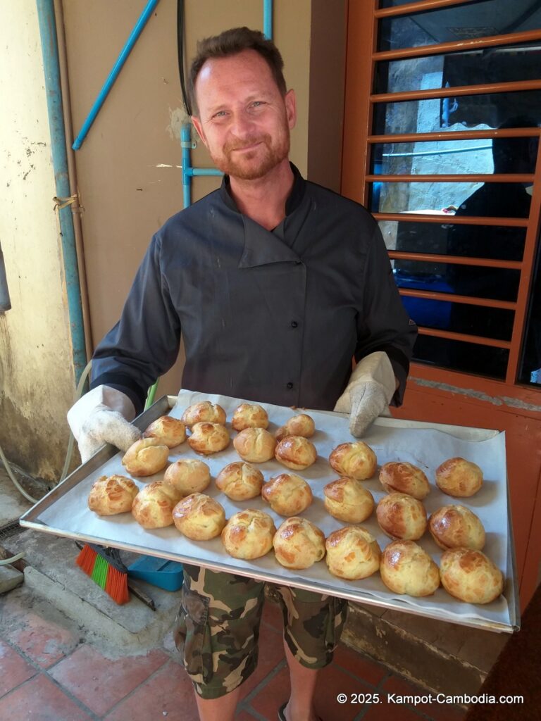 al cioccoloatino italian wood fired pizza and chocolate in kampot cambodia