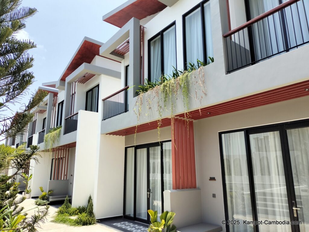 emerald residence in kampot cambodia