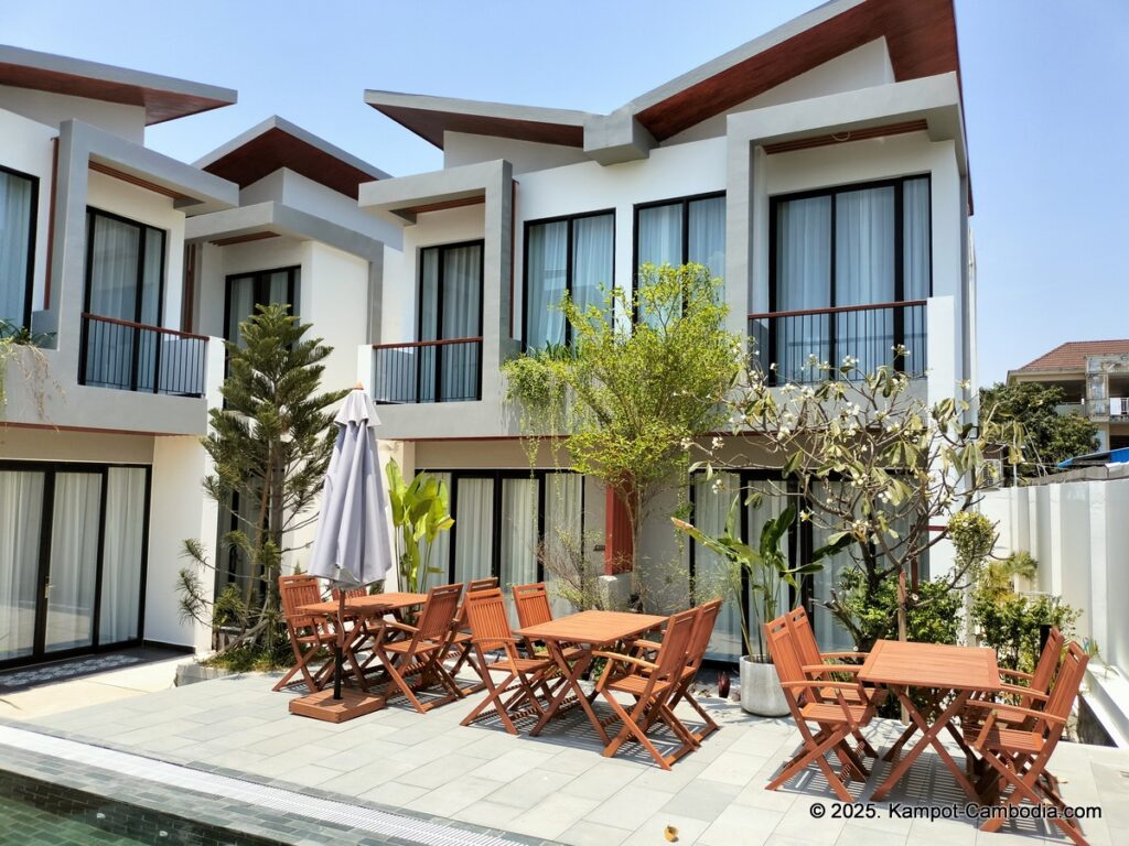 emerald residence in kampot cambodia