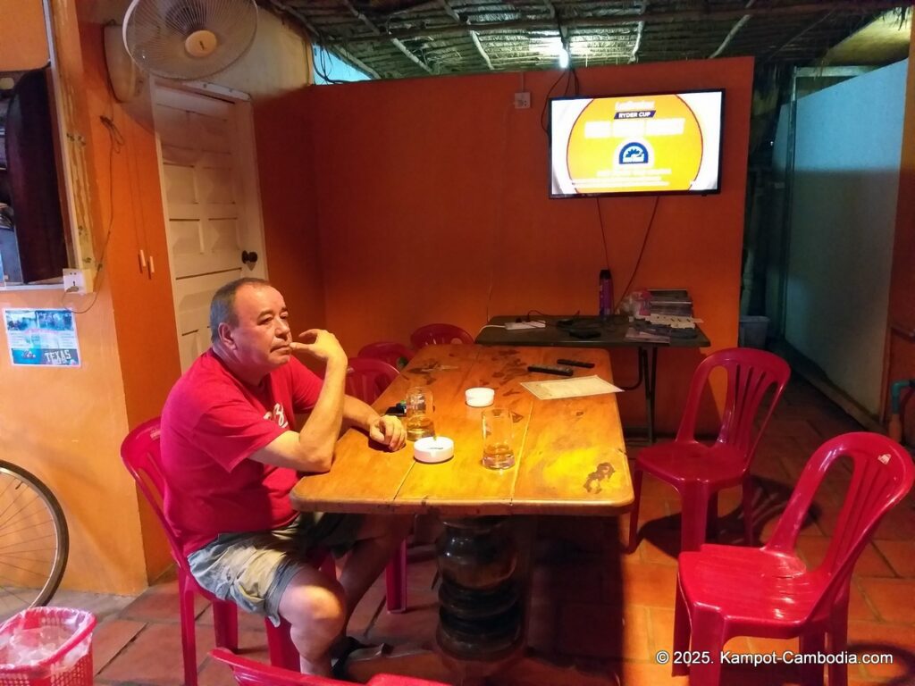 rusty 2 sports bar in kampot cambodia restaurant