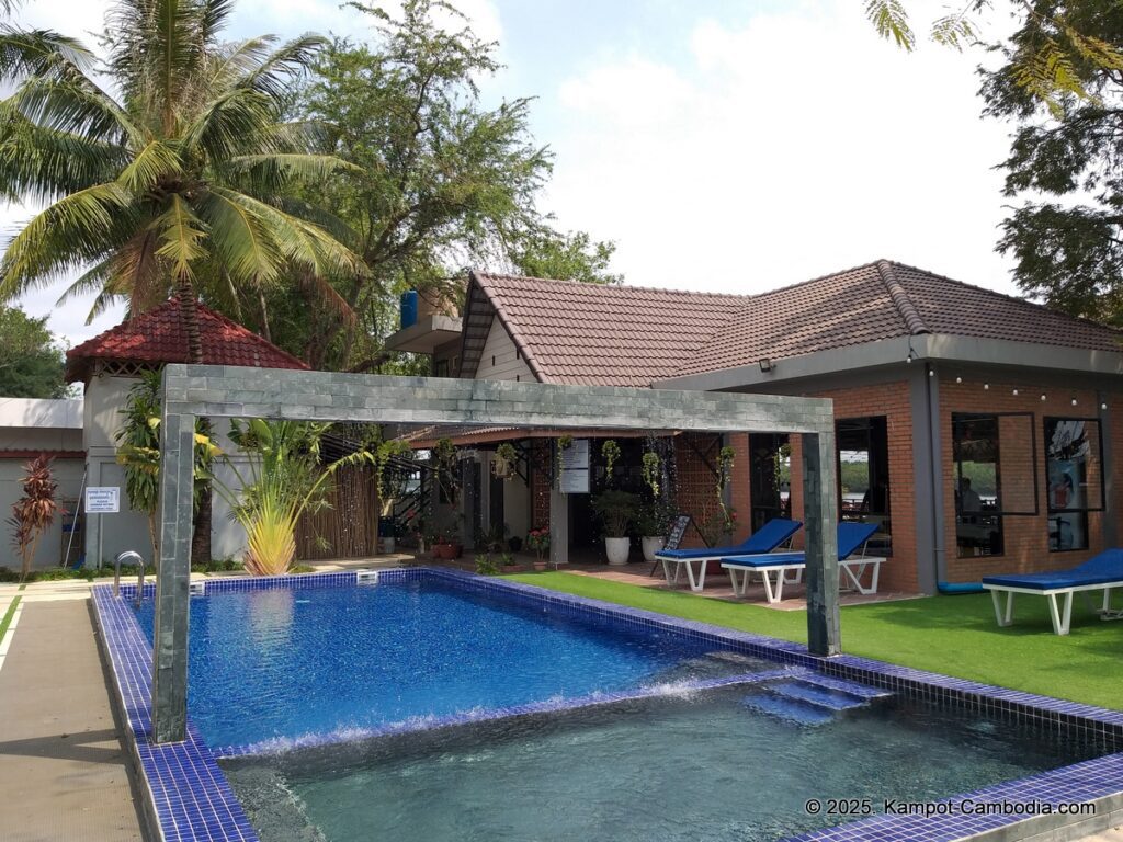 salty river resort in kampot cambodia