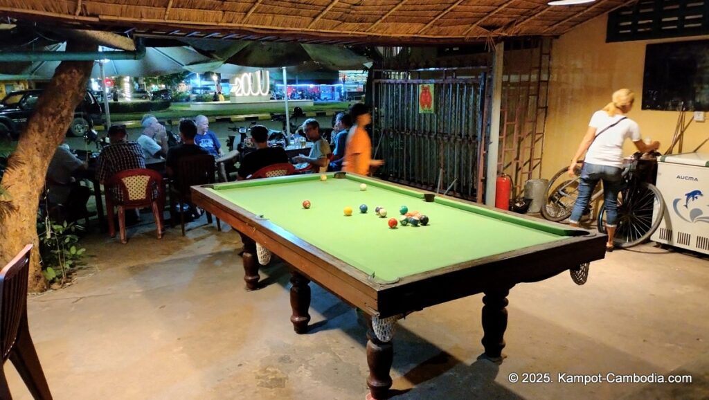 rusty 2 sports bar in kampot cambodia restaurant