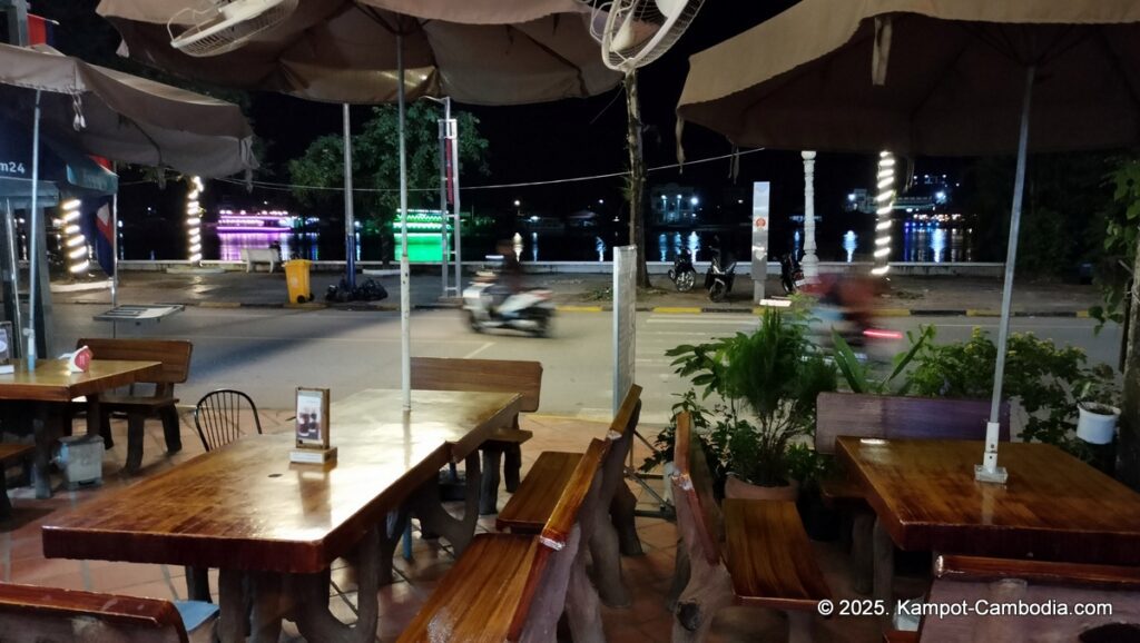 kampot pie and ice cream in kampot cambodia