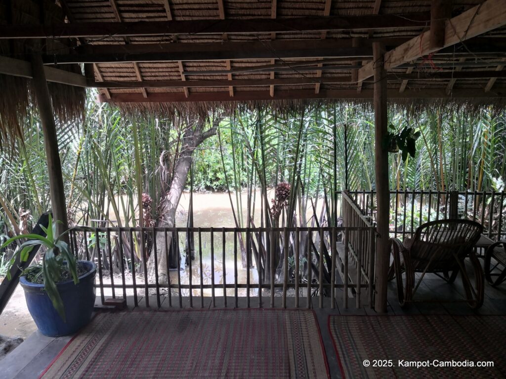 retro kampot guesthouse in cambodia