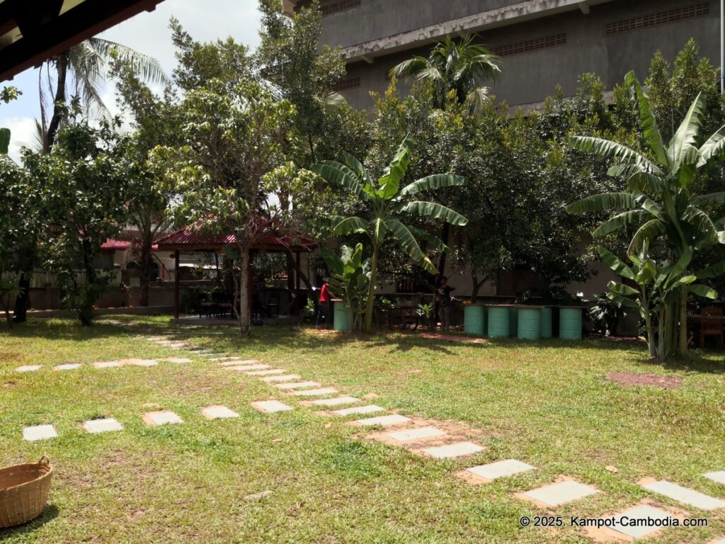 1960 khmer restaurant and bar in kampot cambodia