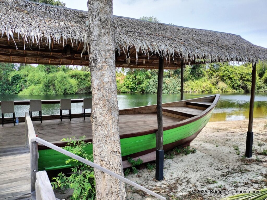 peam snea resort in kampot cambodia