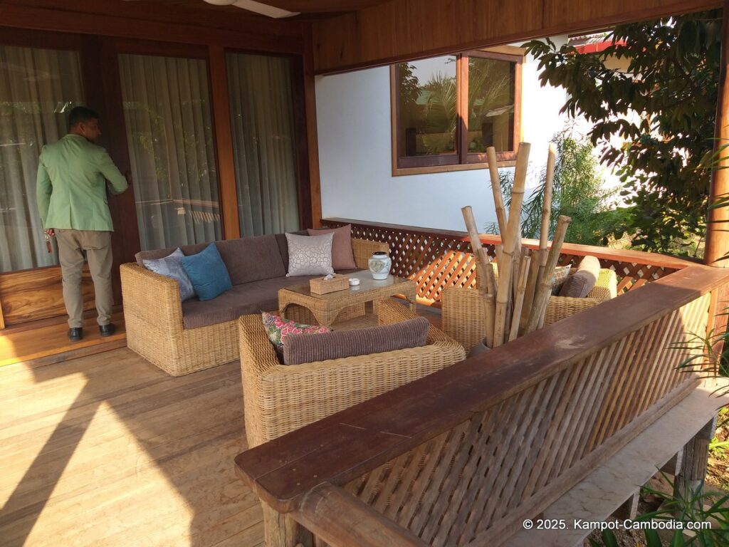 peam snea resort in kampot cambodia