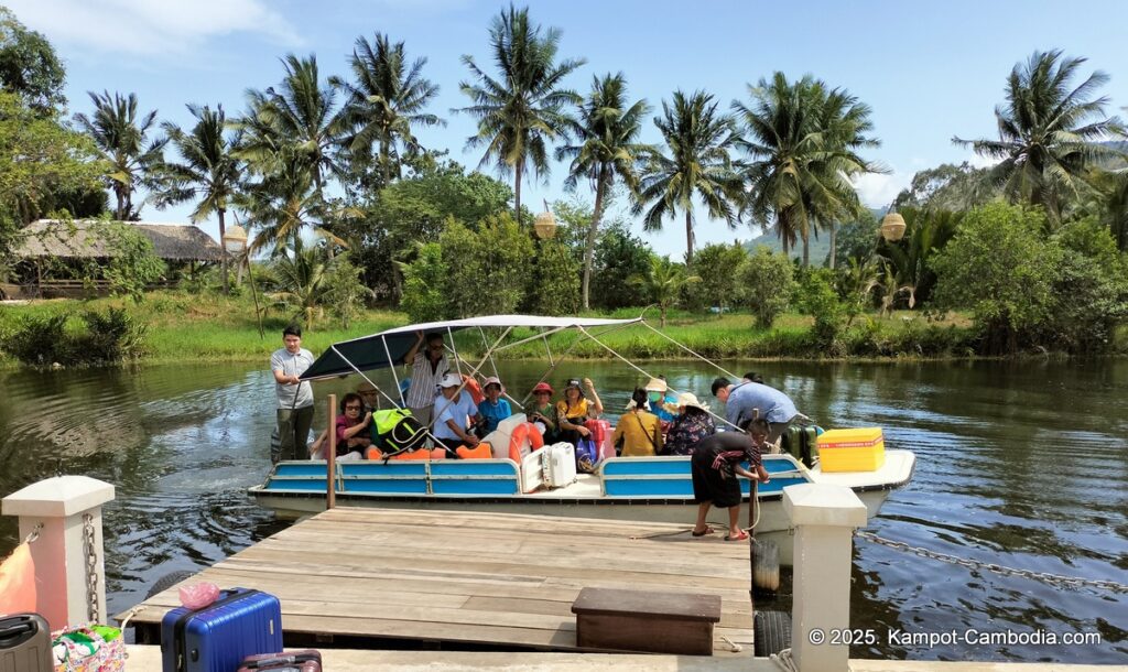 peam snea resort in kampot cambodia