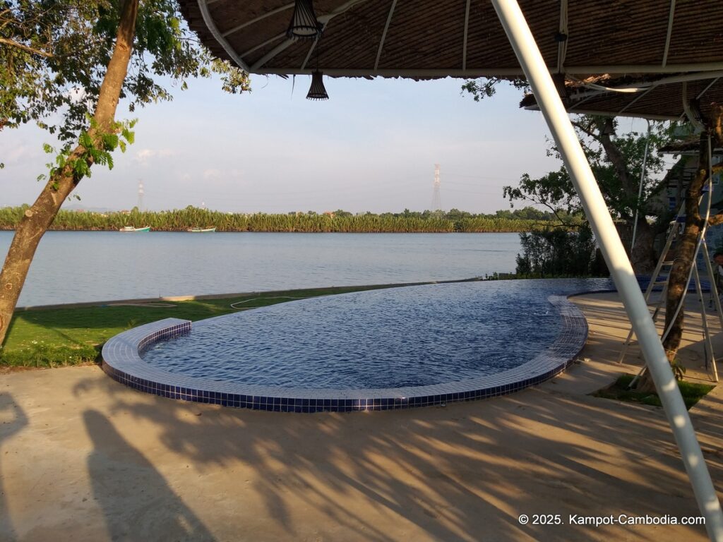 moly resort in kampot cambodia