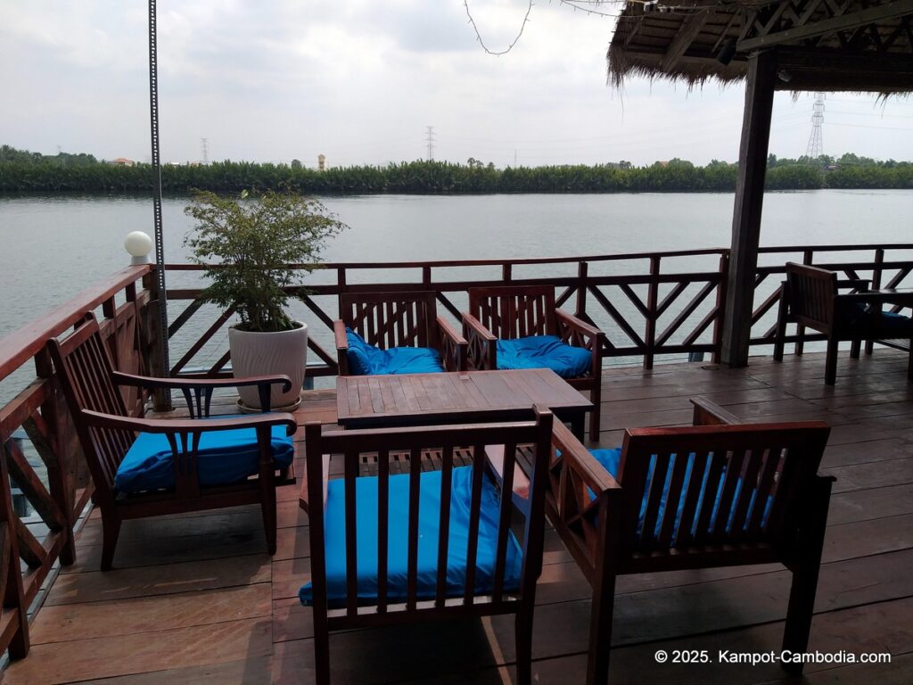 salty river resort in kampot cambodia