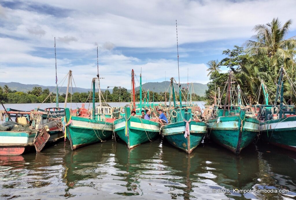 yellow sun hostel in kampot cambodia