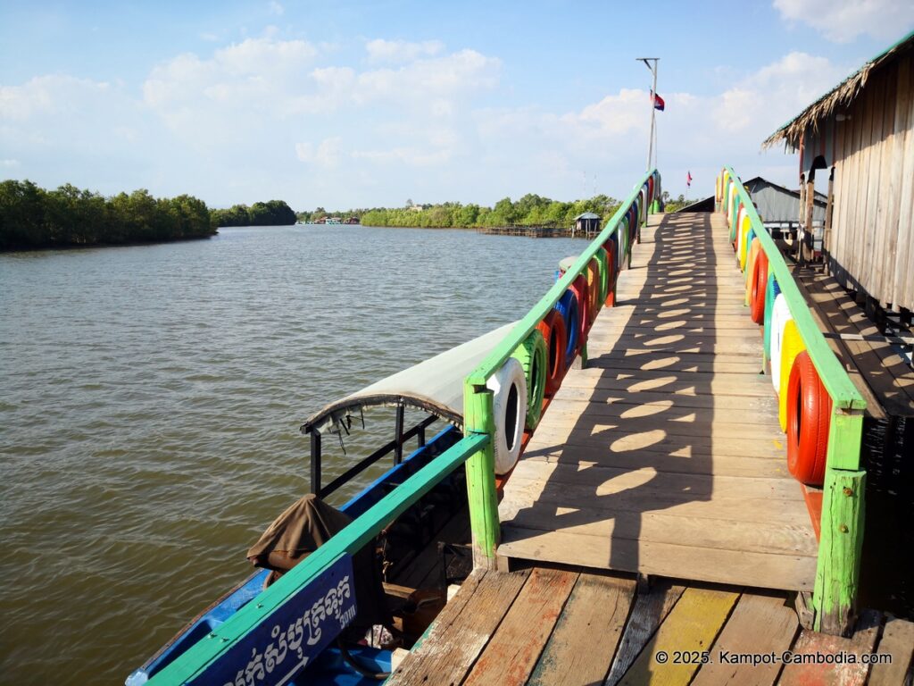 Trapeang Sangkae mangrove in kampot cambodia. boats and rooms.