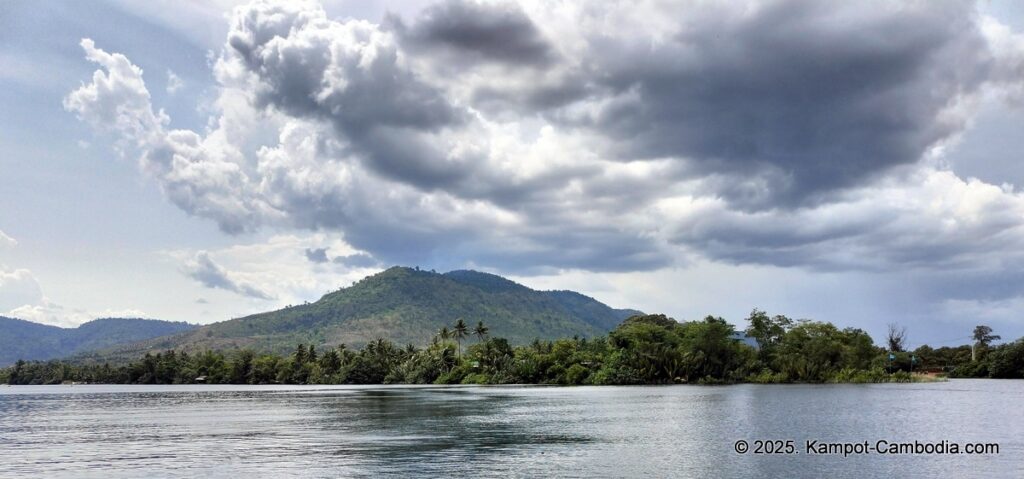 peam snea resort in kampot cambodia