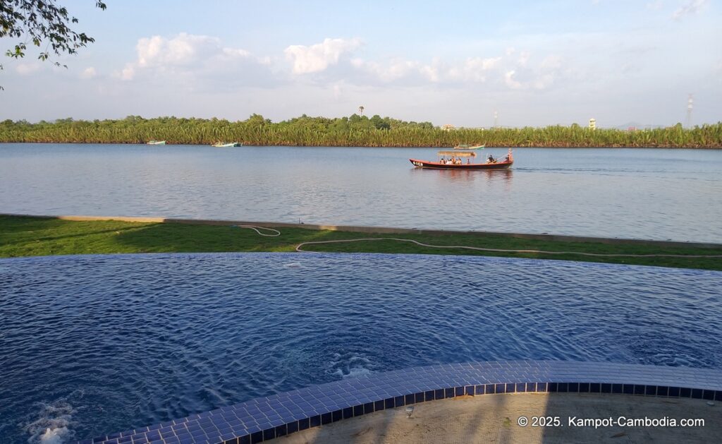 moly resort in kampot cambodia