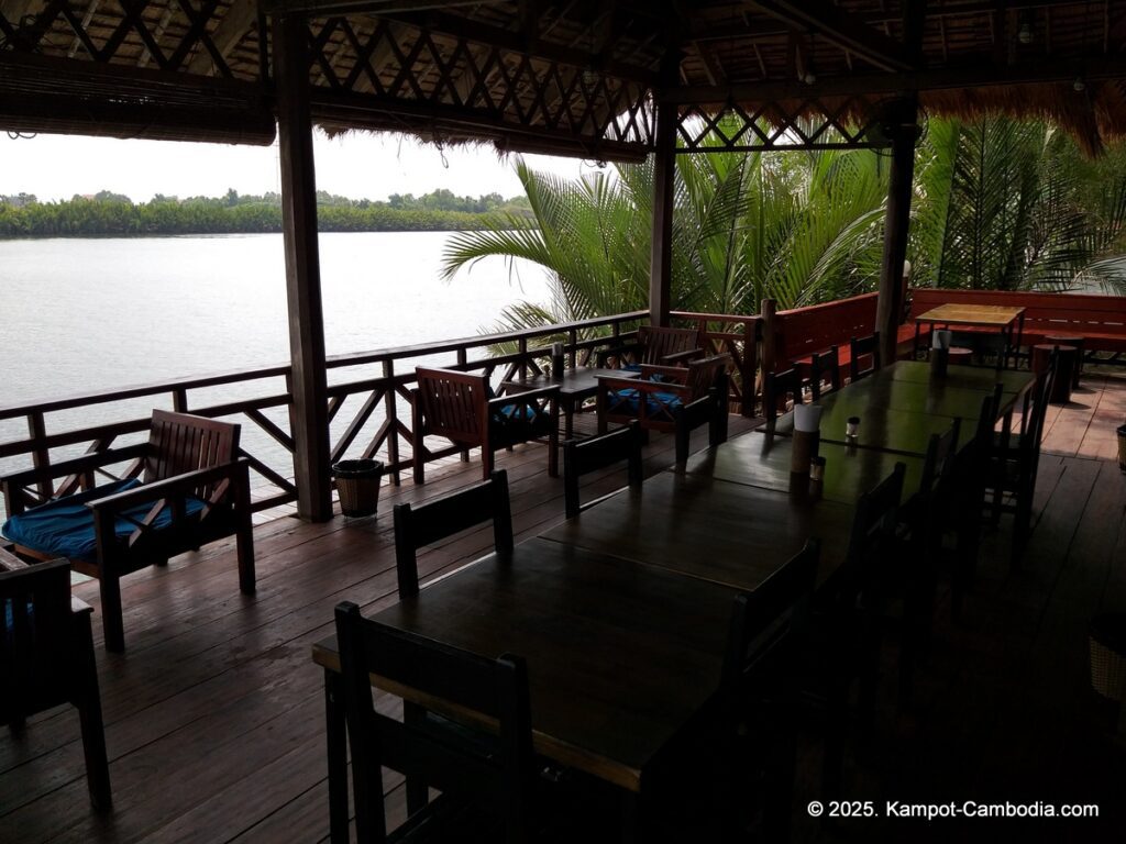 salty river resort in kampot cambodia