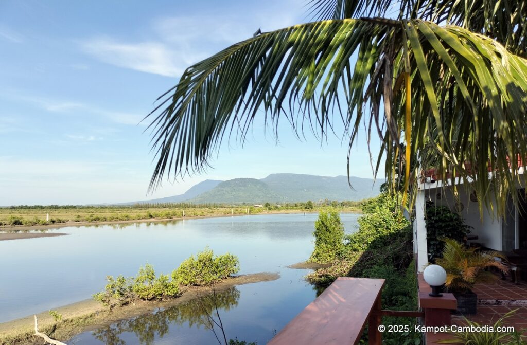 Kampheak Roath Treuy Koh Bungalows in kampot cambodia fish island