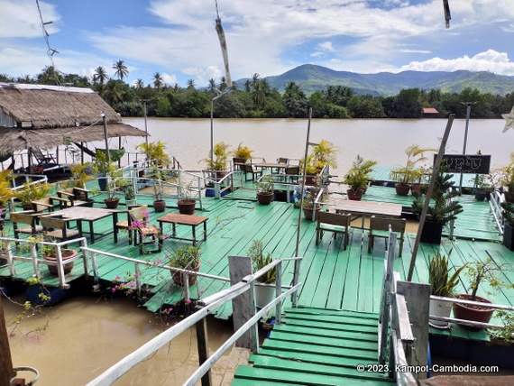 bopha Prey riverside guesthouse and kayaks in kampot cambodia