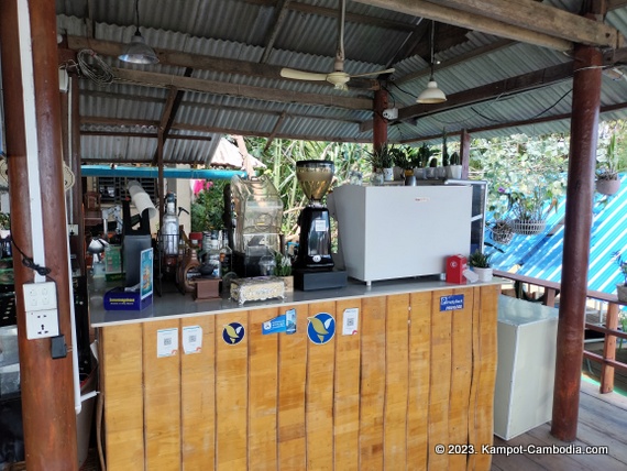 bopha Prey riverside guesthouse and kayaks in kampot cambodia