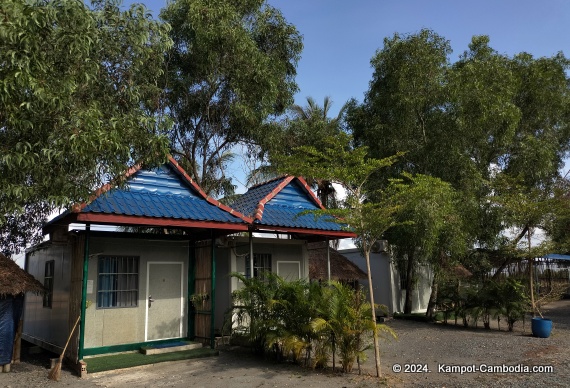 La plage de Kampot by Lee & Hap Geusthouse in kampot cambodia