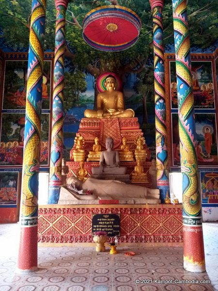 Toek Vil Pagoda. Wat Dtuk Veul in Kampot, cambodia