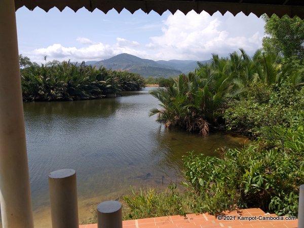 Toek Vil Pagoda. Wat Dtuk Veul in Kampot, cambodia