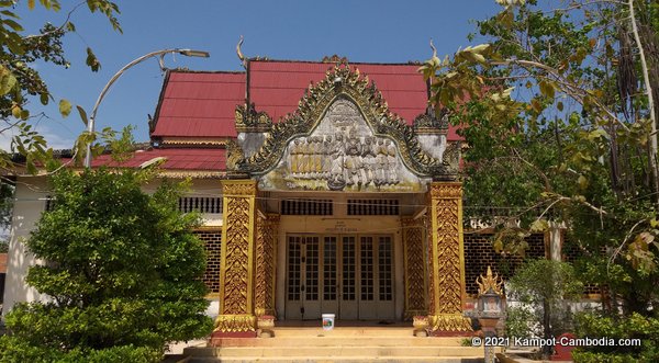 Toek Vil Pagoda. Wat Dtuk Veul in Kampot, cambodia