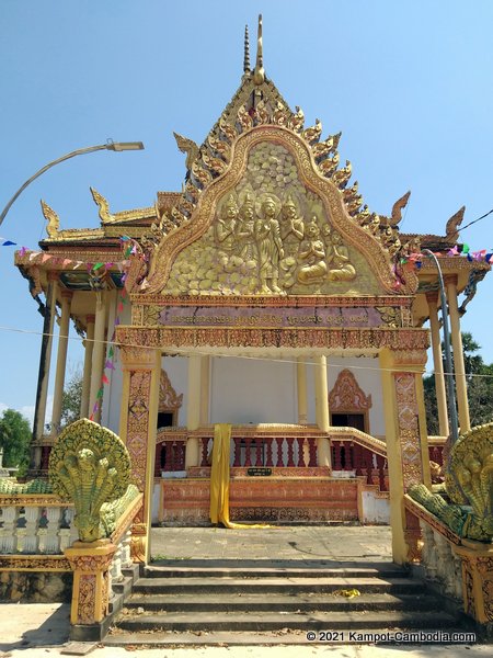 Toek Vil Pagoda. Wat Dtuk Veul in Kampot, cambodia