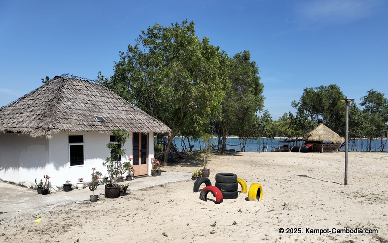 Koh Smos Sne Love Island in kampot, cambodia