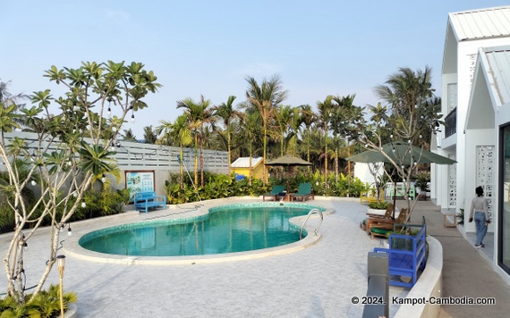 Treuy Koh Lom Hae Kay on Fish Island in Kampot, Cambodia. hotel.