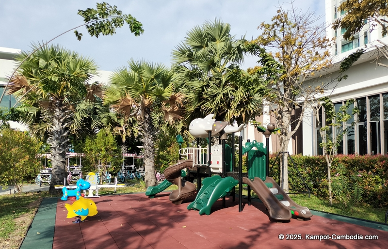 castle bayview hotel in kampot cambodia