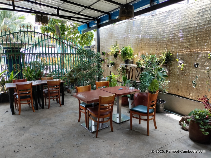 simon's indian restaurant in kampot cambodia