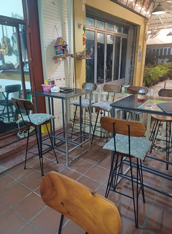 Welcome bar and restaurant in kampot, cambodia