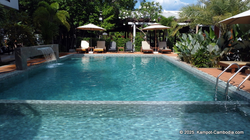 r & b boutique in kampot cambodia