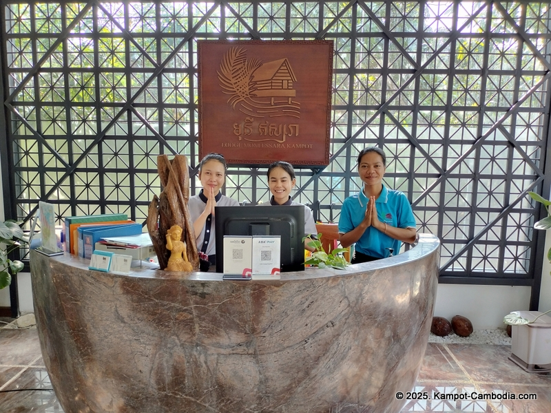 lodge moni essara in kampot cambodia