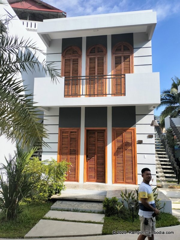 r & b boutique in kampot cambodia