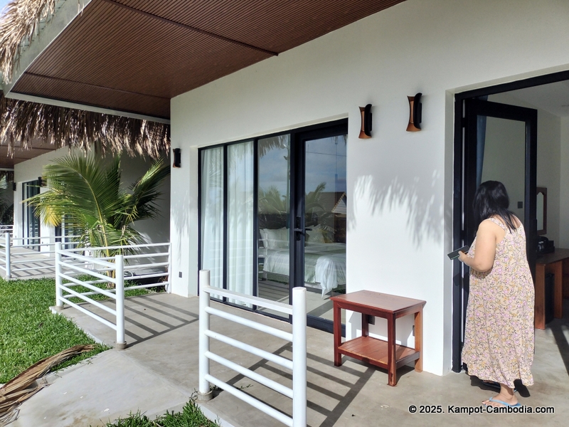 palm town restaurant and rooms in kampot cambodia