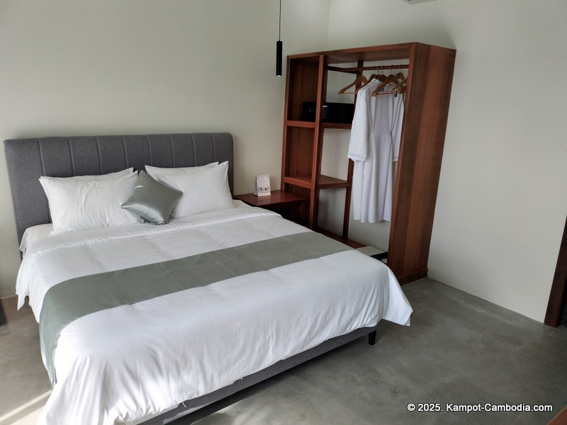 palm town restaurant and rooms in kampot cambodia