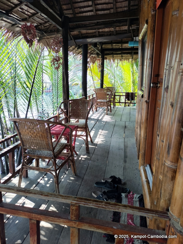 Srey Pov Mlop Dong River bungalows and kayaking in Kampot, Cambodia