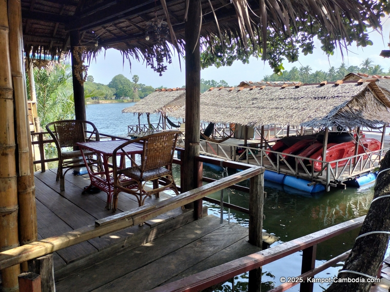 Srey Pov Mlop Dong River bungalows and kayaking in Kampot, Cambodia