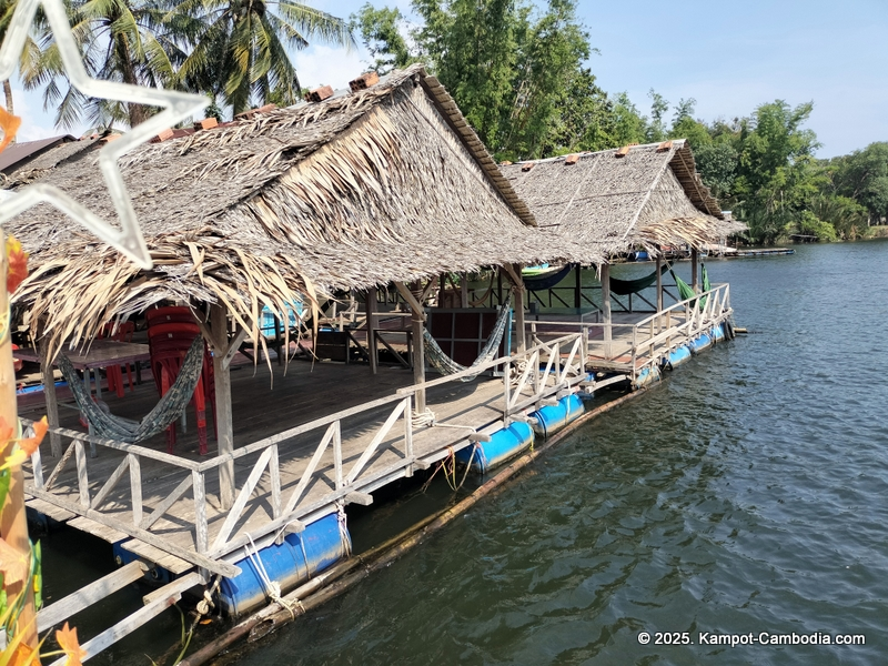 Srey Pov Mlop Dong River bungalows and kayaking in Kampot, Cambodia