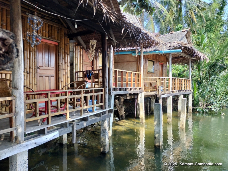 Srey Pov Mlop Dong River bungalows and kayaking in Kampot, Cambodia