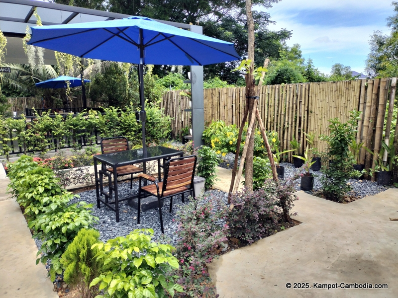 D'Oasis Cafe. Meeting Room, Prayer Room, Thai and Indian Food. in Kampot, Cambodia.